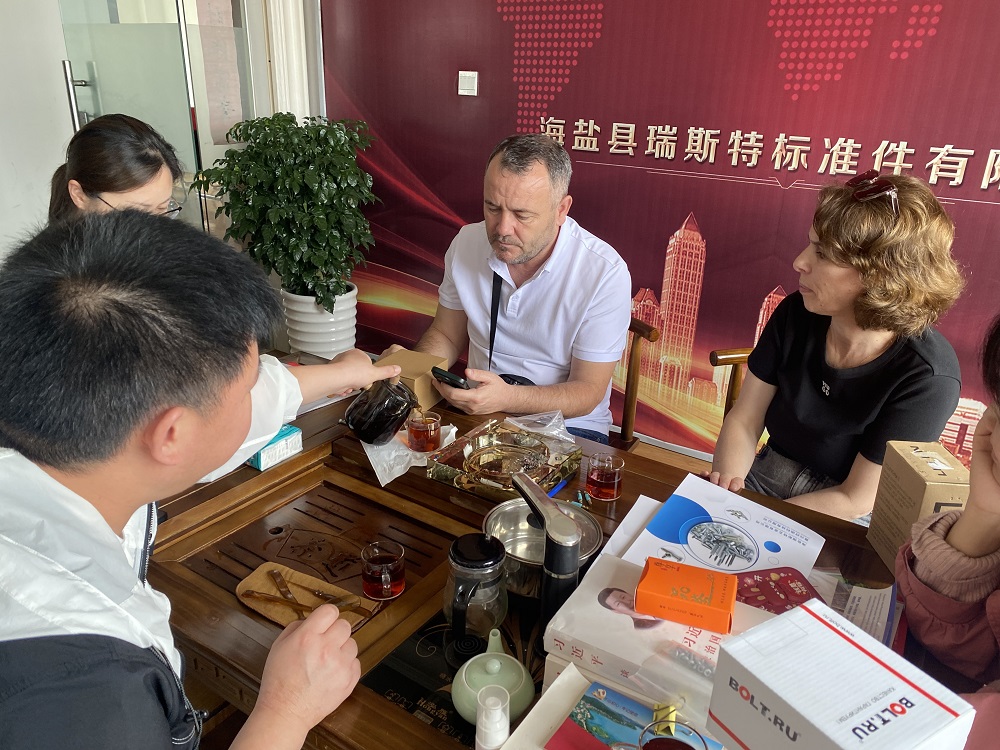 Добро пожаловать иностранные клиенты, чтобы посетить Xinhan Technology Co., Ltd